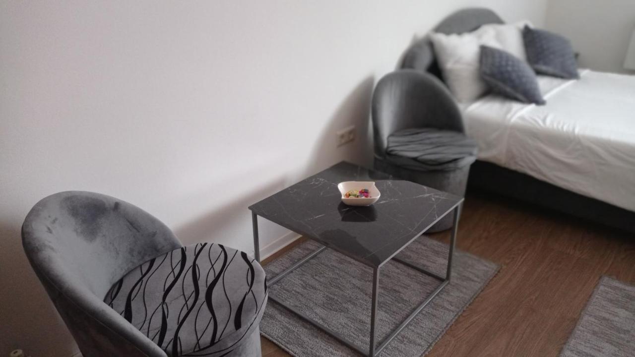 Apartmán Sleep And Drive 2 SJJ Exteriér fotografie